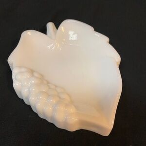 * Imperial glass white milk glass trinket dish leaf with grapes Soap Dish